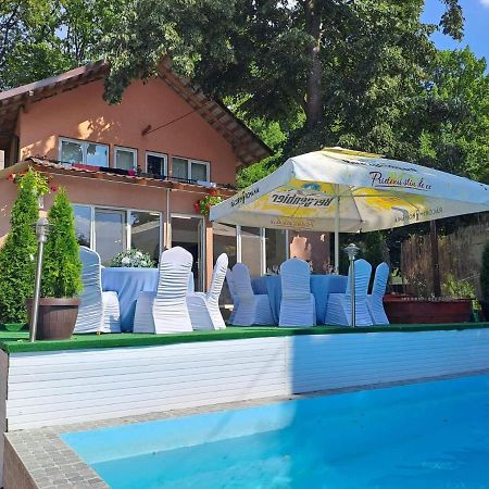 Casa De Vacanta Emd Єшелніца Екстер'єр фото
